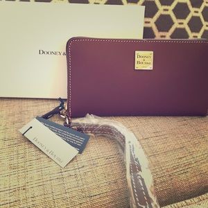 Dooney & Bourke Large ZIP Around Wristlet